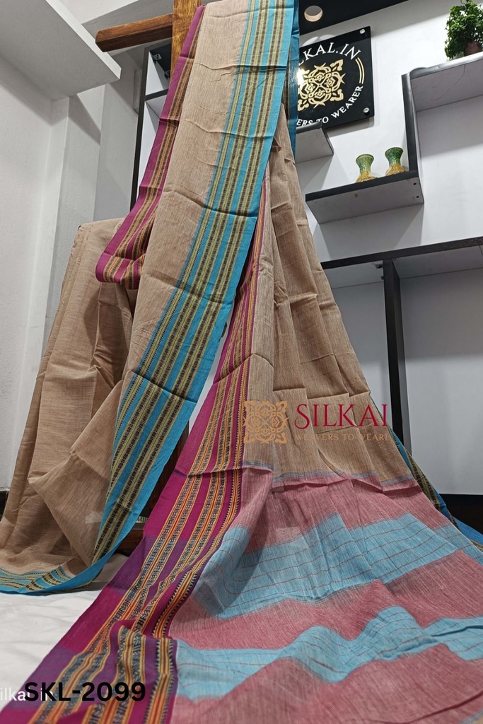 Patteda Anchu Pure Cotton Handwoven Saree With Gaadi Dadi Border