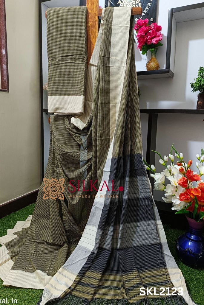 Patteda Anchu Checks With Plain Border