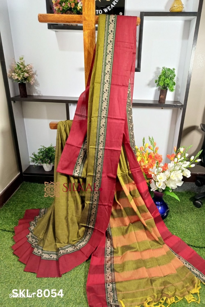 Narayan Peth Plain Cotton Saree With Patti Pallu