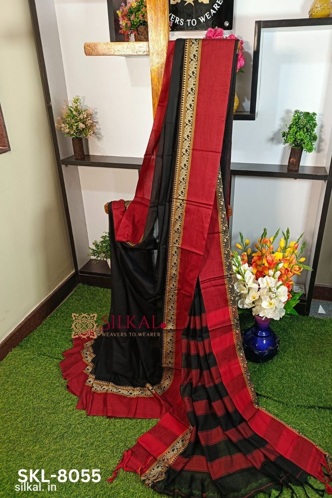 Narayan Peth Plain Cotton Saree With Patti Pallu