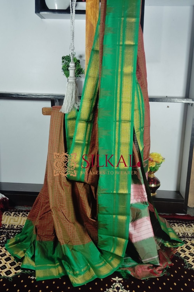 One Side Border Chandarana Temple Saree