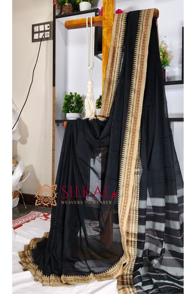 Narayan Peth Plain Cotton Saree With Patti Pallu