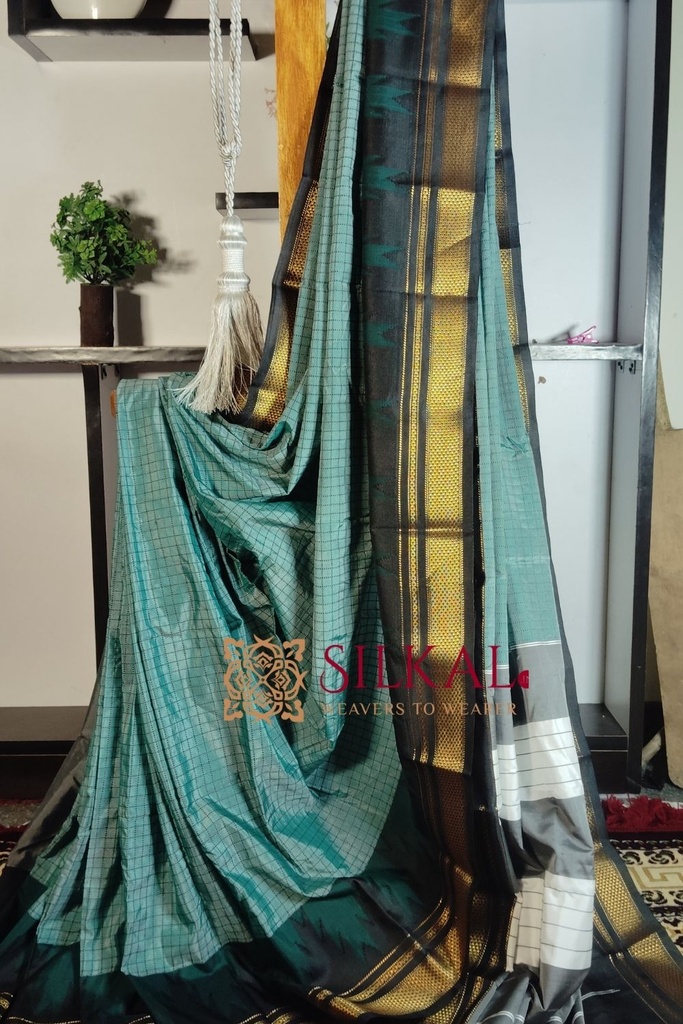 One Side Border Chandarana Temple Saree