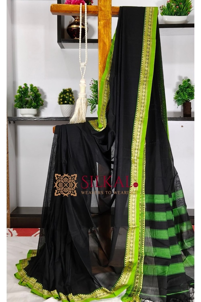Narayan Peth Plain Cotton Saree With Patti Pallu