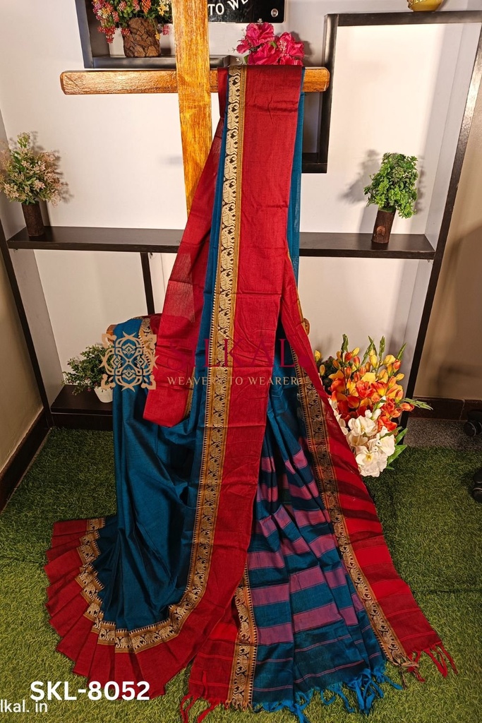 Narayan Peth Plain Cotton Saree With Patti Pallu